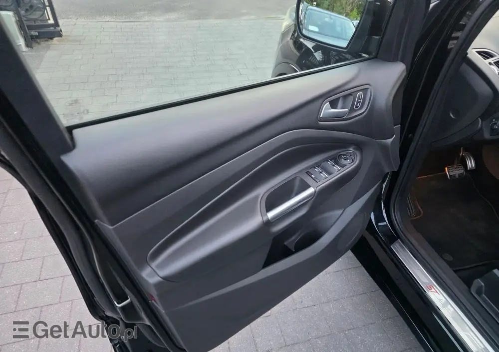 FORD Kuga 1.5 EcoBoost 4x4 ST-Line