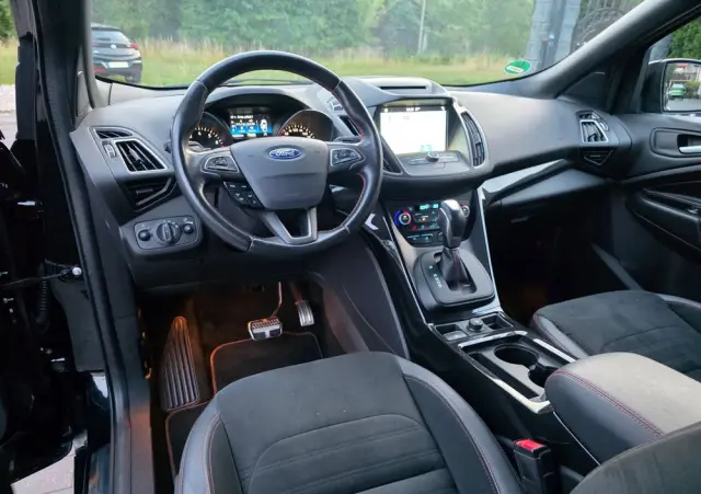 FORD Kuga 1.5 EcoBoost 4x4 ST-Line