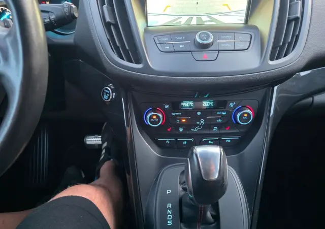 FORD Kuga 1.5 EcoBoost 4x4 ST-Line