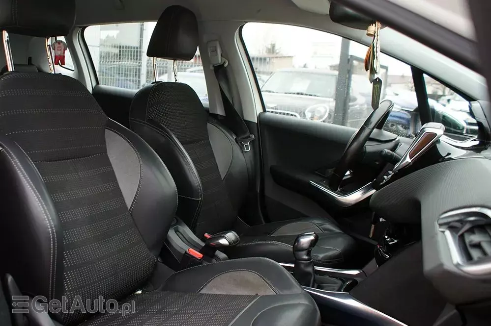 PEUGEOT 2008 1.6 VTi Allure