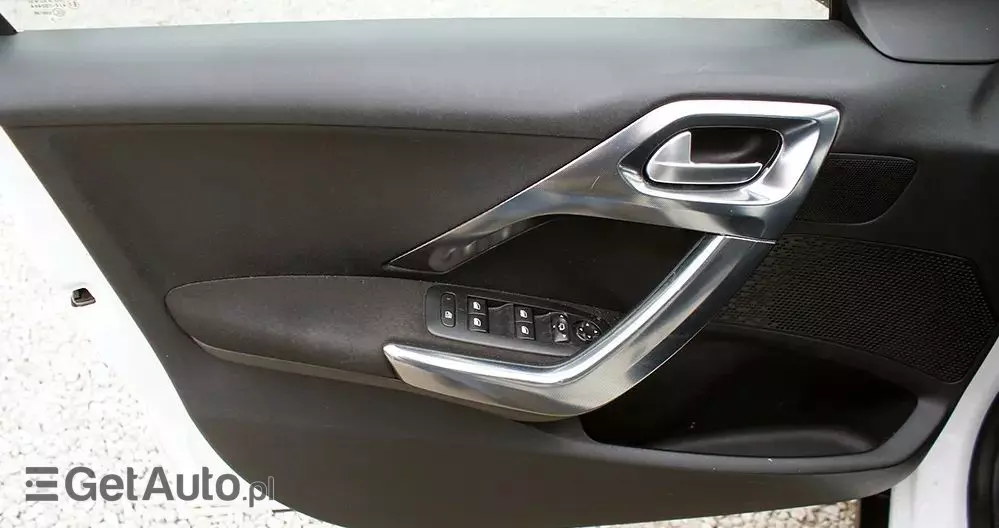 PEUGEOT 2008 1.6 VTi Allure