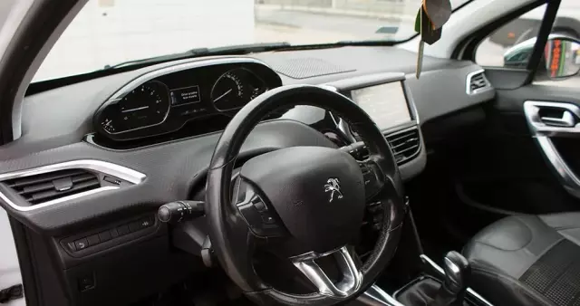 PEUGEOT 2008 1.6 VTi Allure