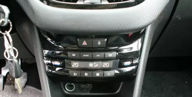 PEUGEOT 2008 1.6 VTi Allure