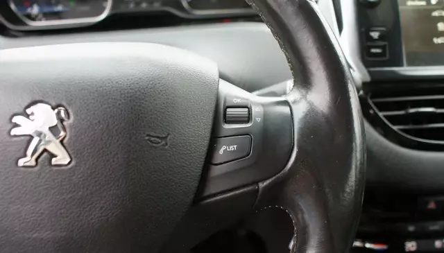 PEUGEOT 2008 1.6 VTi Allure