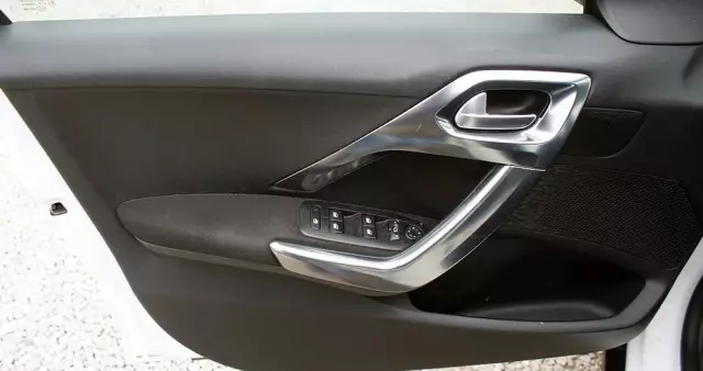 PEUGEOT 2008 1.6 VTi Allure