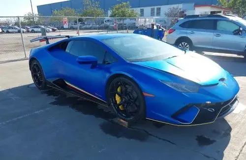 LAMBORGHINI Huracan 
