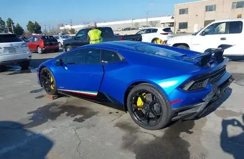 LAMBORGHINI Huracan 