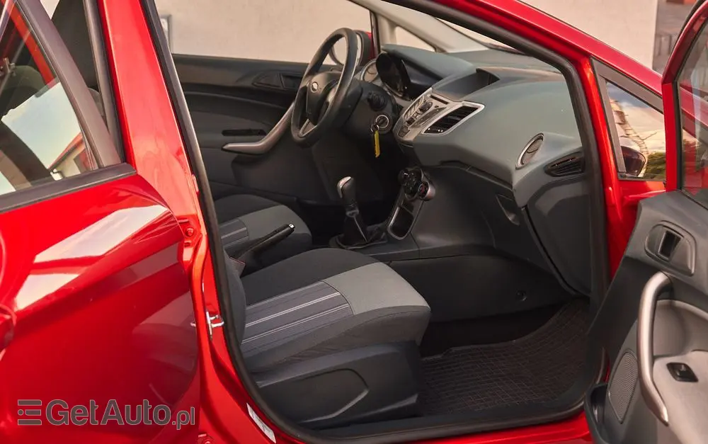 FORD Fiesta 1.25 Champions Edition