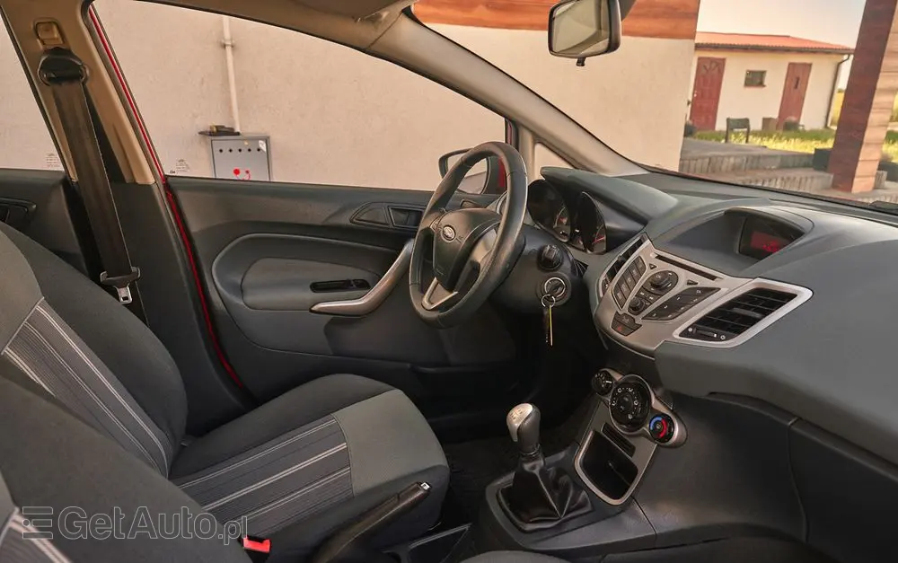 FORD Fiesta 1.25 Champions Edition