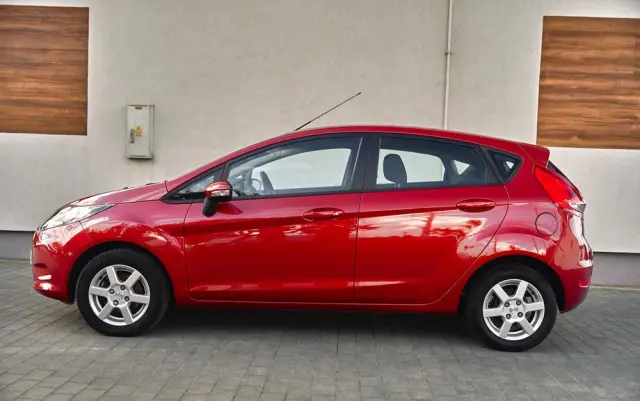 FORD Fiesta 1.25 Champions Edition