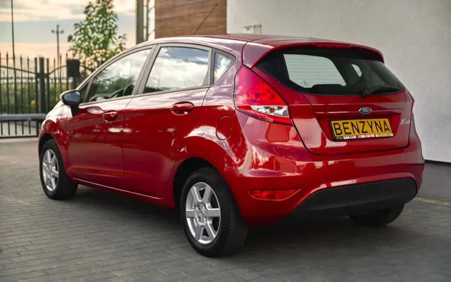 FORD Fiesta 1.25 Champions Edition