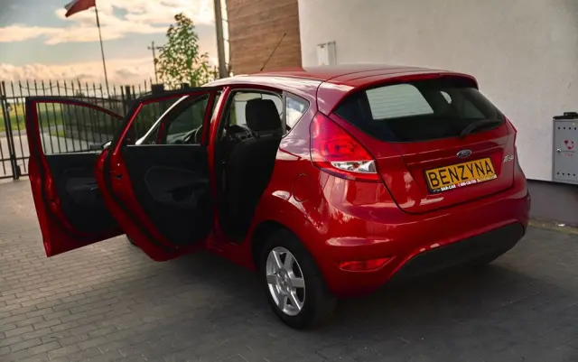 FORD Fiesta 1.25 Champions Edition