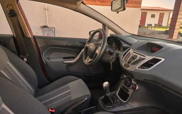 FORD Fiesta 1.25 Champions Edition