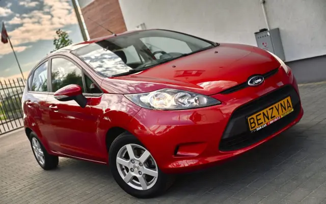 FORD Fiesta 1.25 Champions Edition