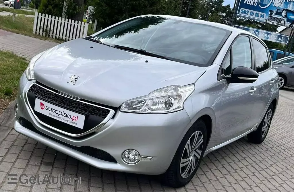 PEUGEOT 208 