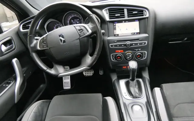 DS AUTOMOBILES DS 4 