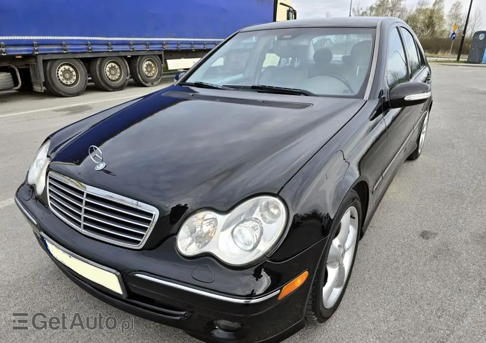 MERCEDES-BENZ Klasa C 230 7G-TRONIC Avantgarde Sport Edition +