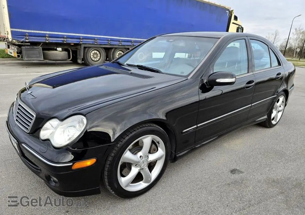 MERCEDES-BENZ Klasa C 230 7G-TRONIC Avantgarde Sport Edition +