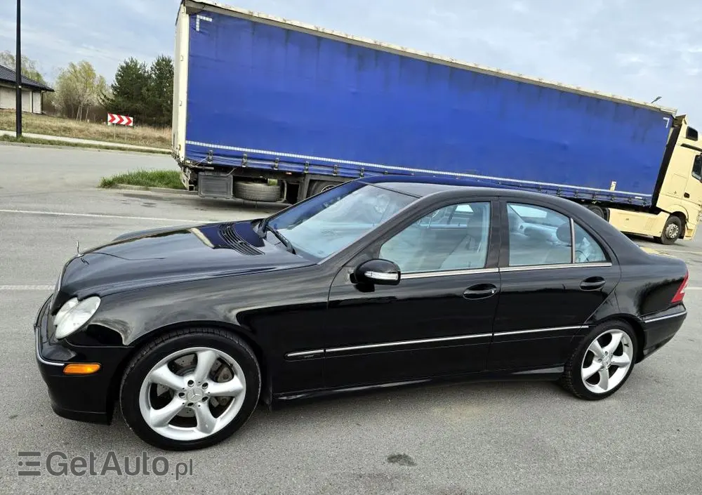 MERCEDES-BENZ Klasa C 230 7G-TRONIC Avantgarde Sport Edition +