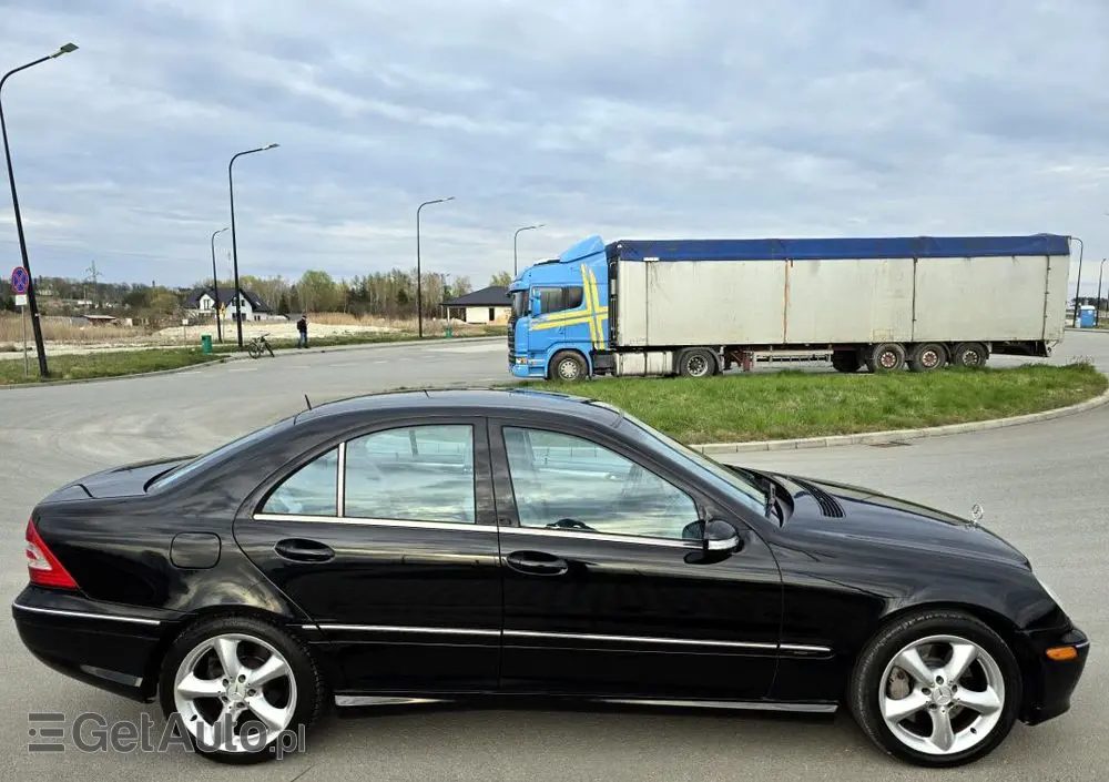 MERCEDES-BENZ Klasa C 230 7G-TRONIC Avantgarde Sport Edition +