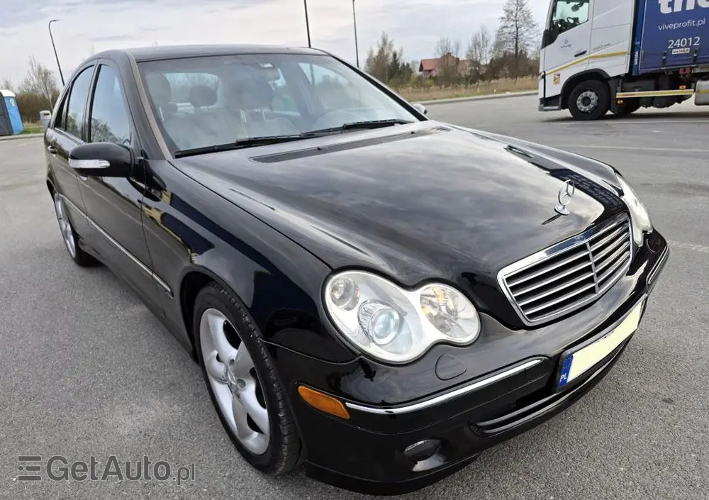 MERCEDES-BENZ Klasa C 230 7G-TRONIC Avantgarde Sport Edition +