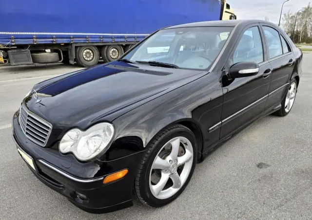 MERCEDES-BENZ Klasa C 230 7G-TRONIC Avantgarde Sport Edition +