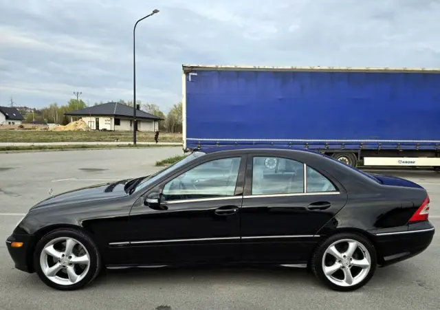 MERCEDES-BENZ Klasa C 230 7G-TRONIC Avantgarde Sport Edition +