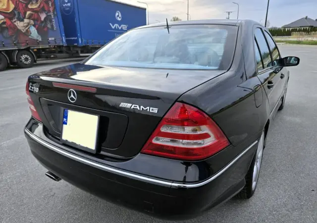 MERCEDES-BENZ Klasa C 230 7G-TRONIC Avantgarde Sport Edition +