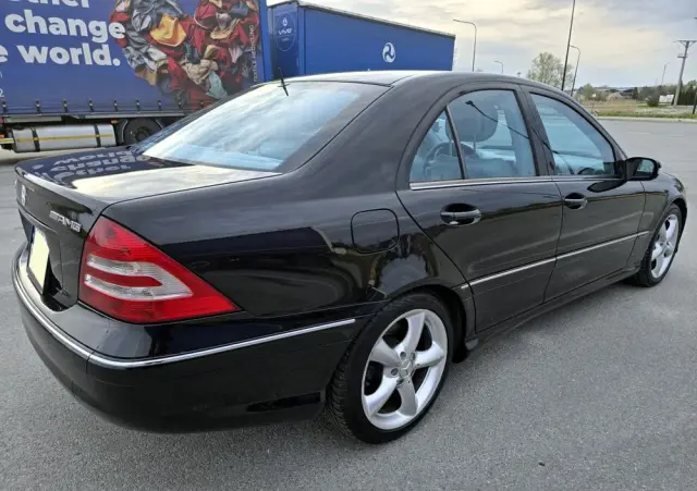 MERCEDES-BENZ Klasa C 230 7G-TRONIC Avantgarde Sport Edition +