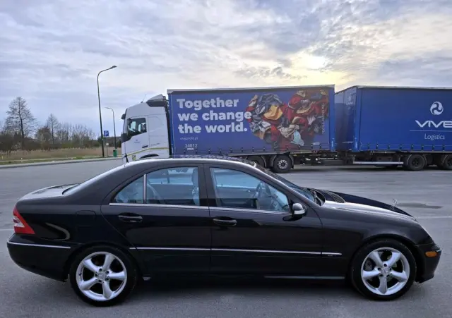 MERCEDES-BENZ Klasa C 230 7G-TRONIC Avantgarde Sport Edition +