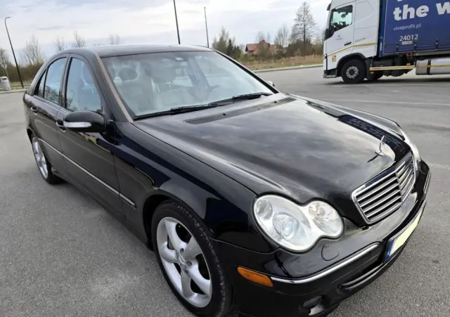 MERCEDES-BENZ Klasa C 230 7G-TRONIC Avantgarde Sport Edition +