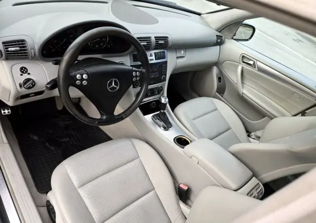MERCEDES-BENZ Klasa C 230 7G-TRONIC Avantgarde Sport Edition +