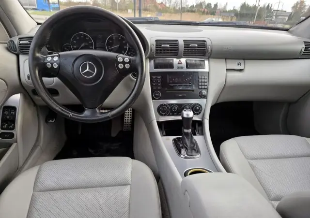 MERCEDES-BENZ Klasa C 230 7G-TRONIC Avantgarde Sport Edition +
