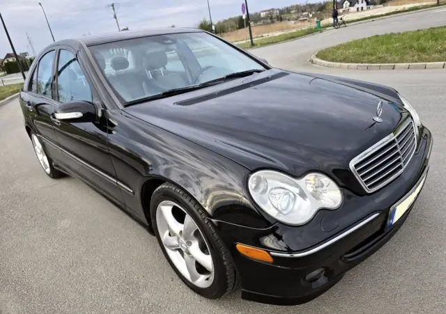 MERCEDES-BENZ Klasa C 230 7G-TRONIC Avantgarde Sport Edition +