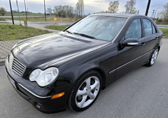 MERCEDES-BENZ Klasa C 230 7G-TRONIC Avantgarde Sport Edition +