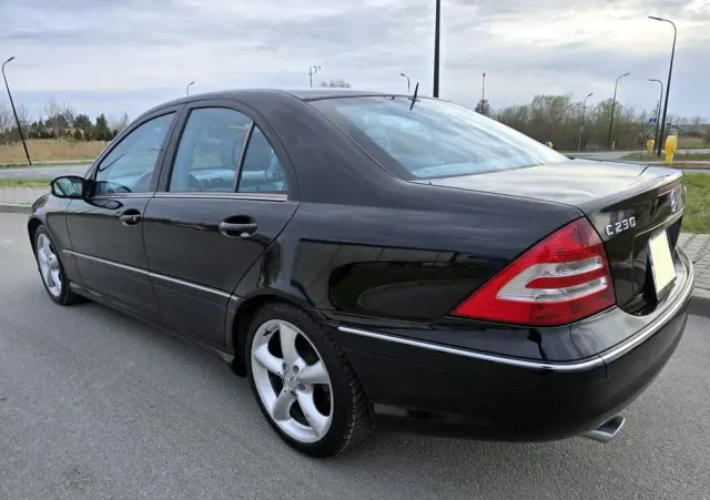 MERCEDES-BENZ Klasa C 230 7G-TRONIC Avantgarde Sport Edition +
