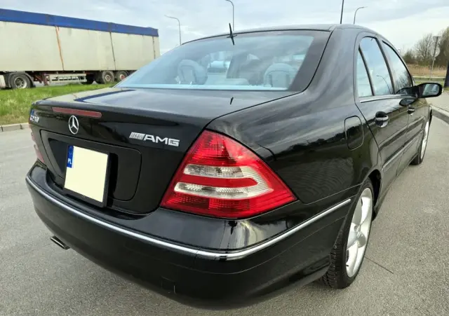 MERCEDES-BENZ Klasa C 230 7G-TRONIC Avantgarde Sport Edition +