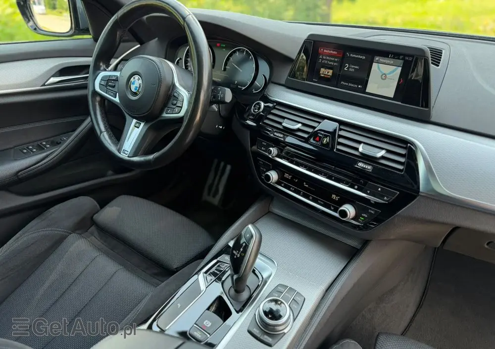 BMW Seria 5 530i xDrive M Sport Edition