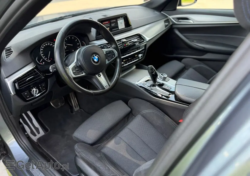 BMW Seria 5 530i xDrive M Sport Edition