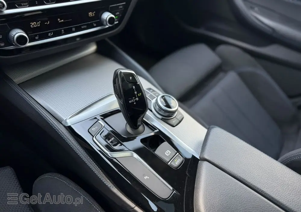 BMW Seria 5 530i xDrive M Sport Edition