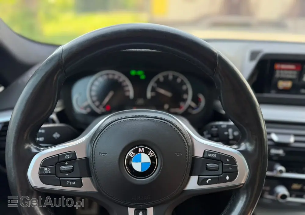 BMW Seria 5 530i xDrive M Sport Edition