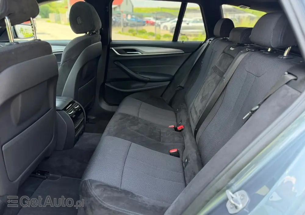 BMW Seria 5 530i xDrive M Sport Edition