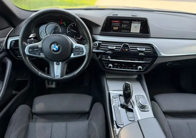 BMW Seria 5 530i xDrive M Sport Edition