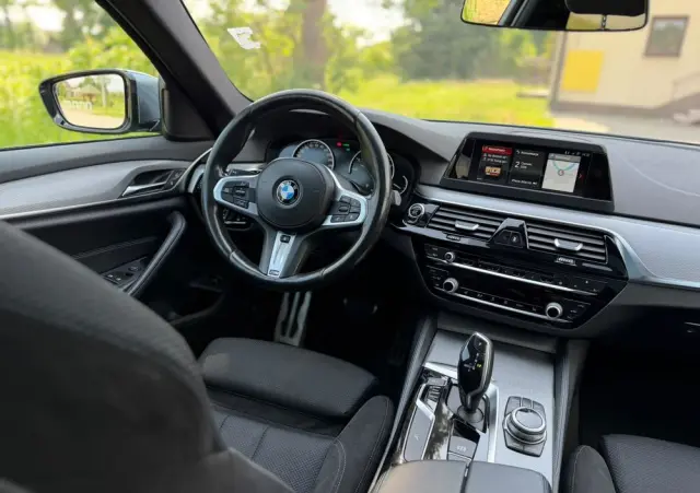 BMW Seria 5 530i xDrive M Sport Edition