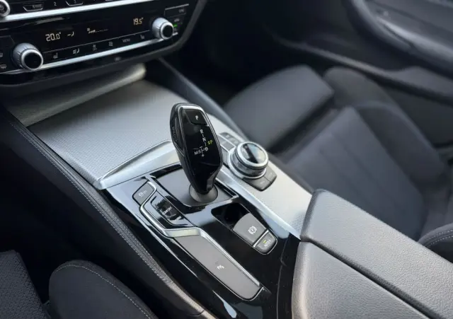 BMW Seria 5 530i xDrive M Sport Edition