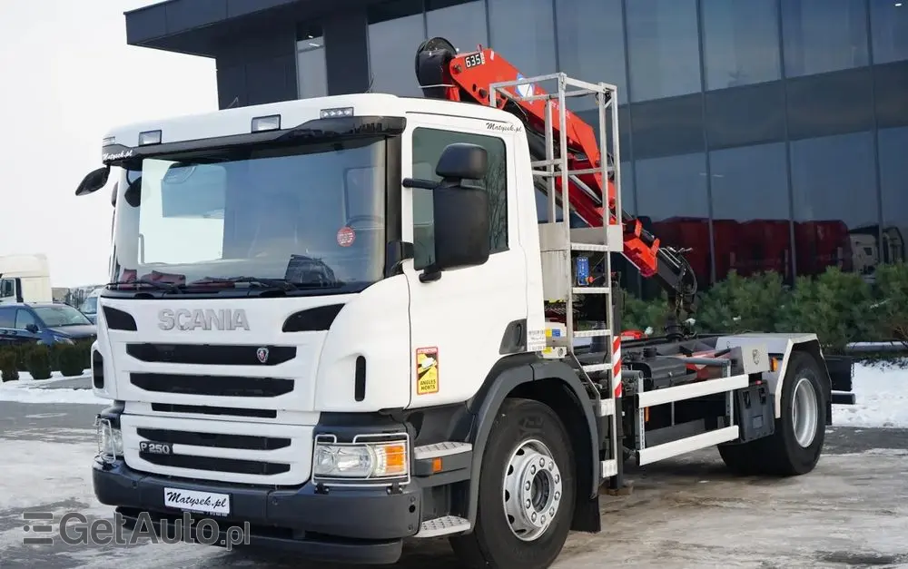 SCANIA P 250 / 4X2 / SIŁOWNIK DO WYWROTU /  + HDS HMF 635 K2 /  / MAX WYSÓW 7 M / STEROWANIE RADIOWE / ROTATOR /  EURO 6 