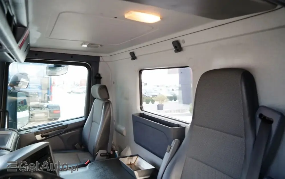 SCANIA P 250 / 4X2 / SIŁOWNIK DO WYWROTU /  + HDS HMF 635 K2 /  / MAX WYSÓW 7 M / STEROWANIE RADIOWE / ROTATOR /  EURO 6 