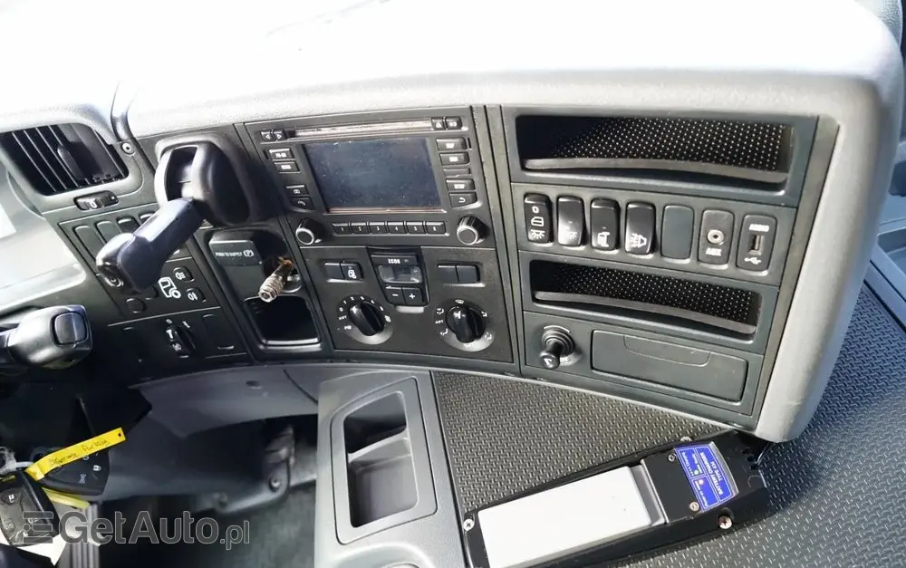 SCANIA P 250 / 4X2 / SIŁOWNIK DO WYWROTU /  + HDS HMF 635 K2 /  / MAX WYSÓW 7 M / STEROWANIE RADIOWE / ROTATOR /  EURO 6 