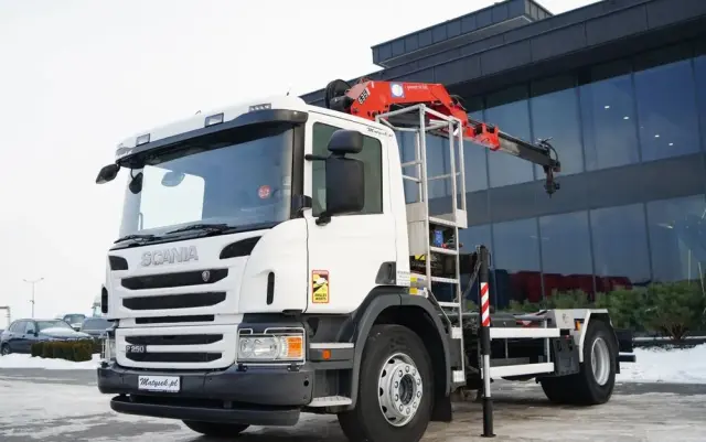 SCANIA P 250 / 4X2 / SIŁOWNIK DO WYWROTU /  + HDS HMF 635 K2 /  / MAX WYSÓW 7 M / STEROWANIE RADIOWE / ROTATOR /  EURO 6 