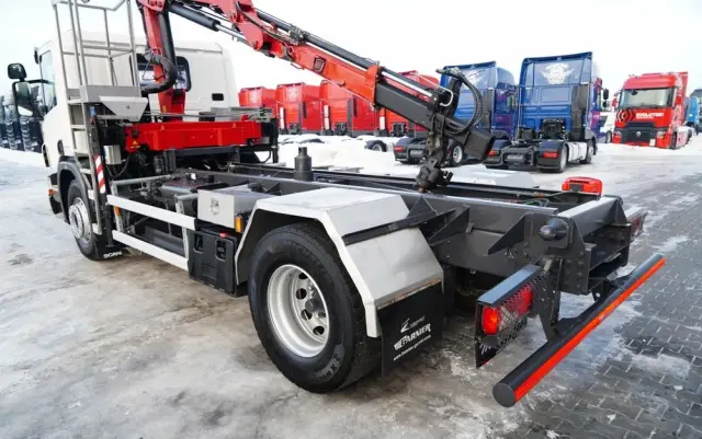 SCANIA P 250 / 4X2 / SIŁOWNIK DO WYWROTU /  + HDS HMF 635 K2 /  / MAX WYSÓW 7 M / STEROWANIE RADIOWE / ROTATOR /  EURO 6 